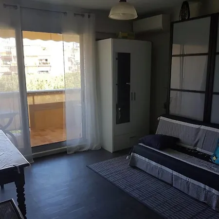 Studio Calme Proche Plage Avec Climatisation, Le Lavandou - Fr-1-803-54 *